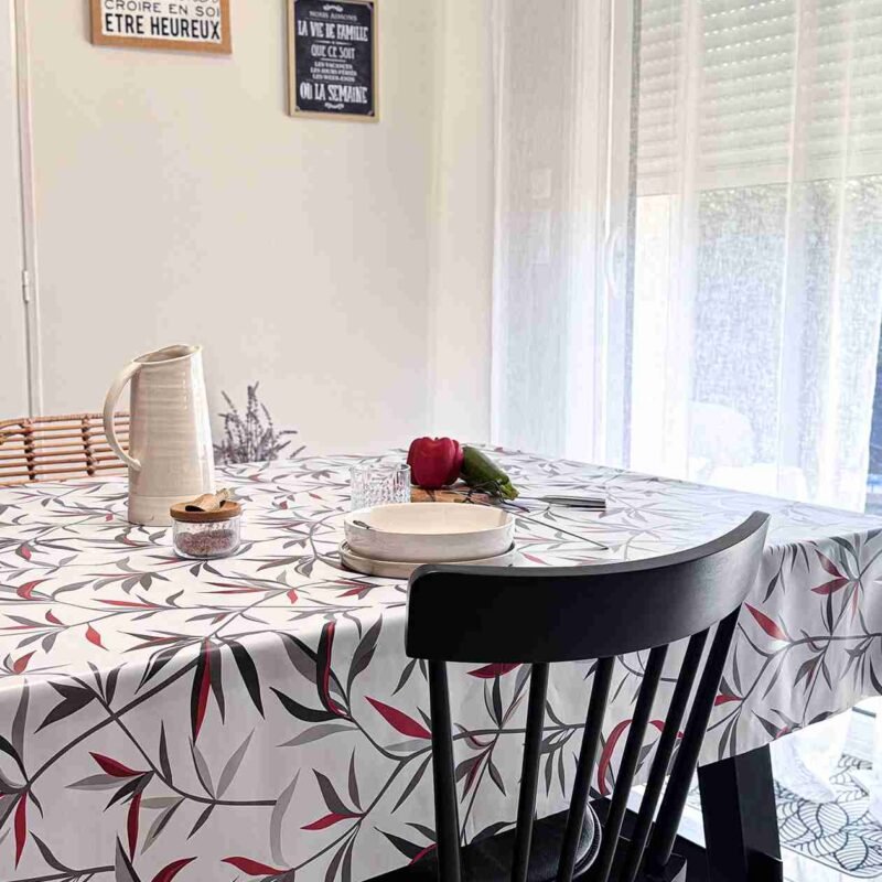 Toile cirée déco Feuillage rouge et noir